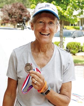 Ladies bronze medalist Lisa Soeter. (LEIGH LOFGREN/Staff)